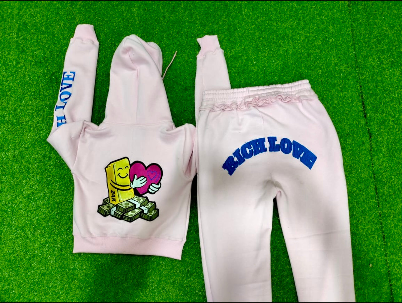 Richlove P!NK women’s sweatsuit