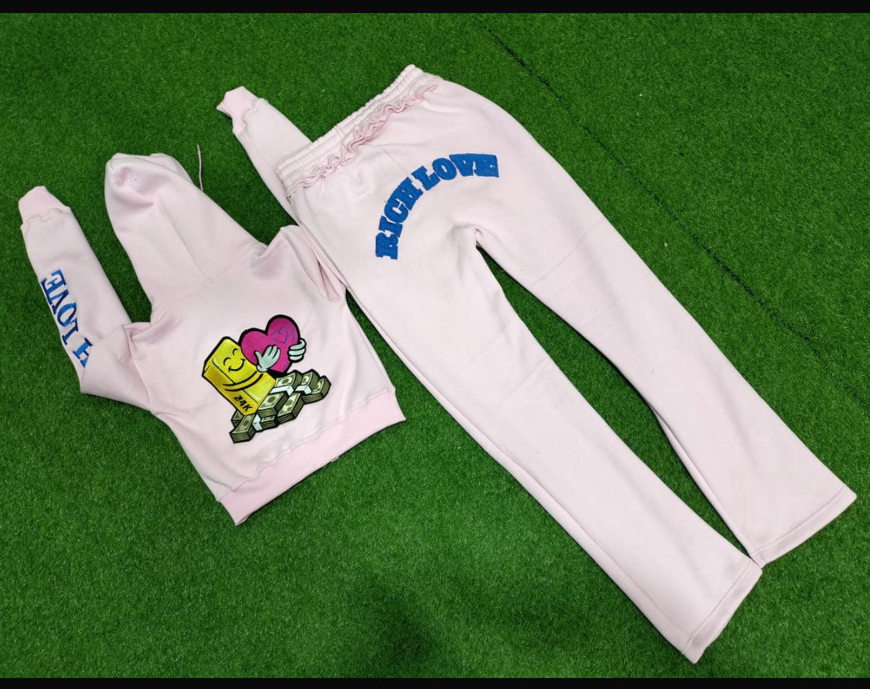 Richlove P!NK women’s sweatsuit