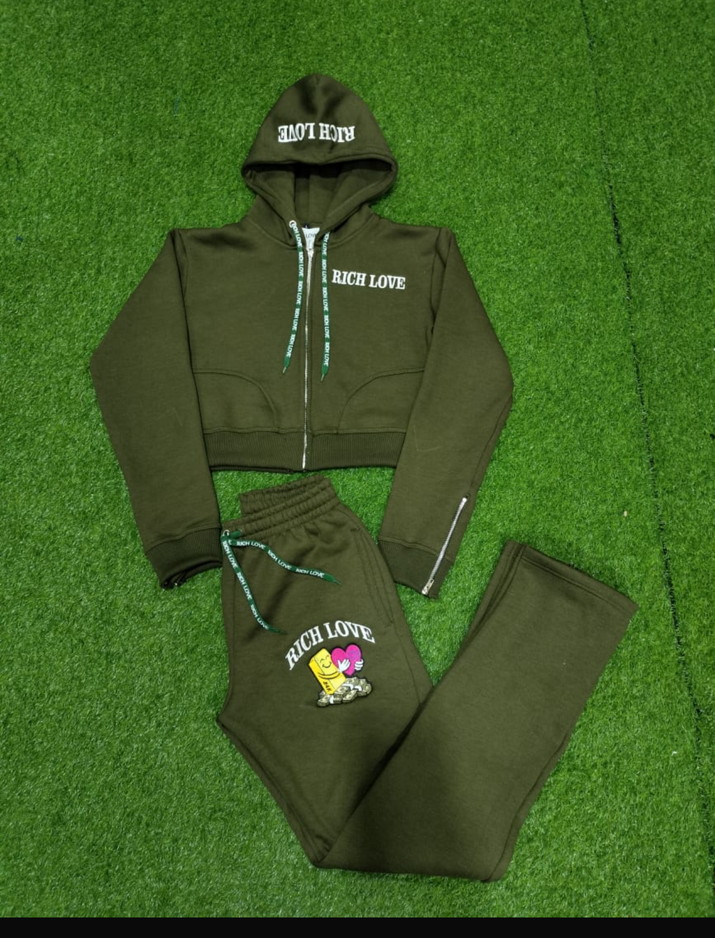 Richlove women’s green sweatsuit